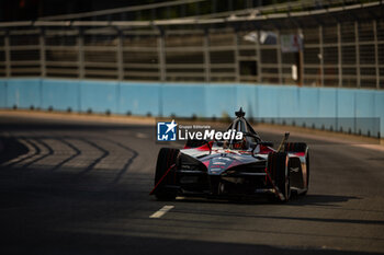 2024-07-19 - 94 WEHRLEIN Pascal (ger), TAG HEUER Porsche Formula E Team, Porsche 99X Electric, action during the 2024 Hankook London ePrix, 10th meeting of the 2023-24 ABB FIA Formula E World Championship, on the ExCeL London from June 18 to 21, 2024 in London, United Kingdom - 2024 FORMULA E LONDON EPRIX - FORMULA E - MOTORS