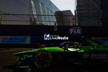 2024-07-19 - 16 BUEMI Sébastien (swi), Envision Racing, Jaguar I-Type 6, action during the 2024 Hankook London ePrix, 10th meeting of the 2023-24 ABB FIA Formula E World Championship, on the ExCeL London from June 18 to 21, 2024 in London, United Kingdom - 2024 FORMULA E LONDON EPRIX - FORMULA E - MOTORS