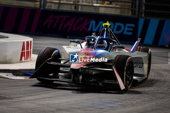 2024-07-19 - 21 DE VRIES Nyck (nld), Mahindra Racing, Mahindra M9Electro, action during the 2024 Hankook London ePrix, 10th meeting of the 2023-24 ABB FIA Formula E World Championship, on the ExCeL London from June 18 to 21, 2024 in London, United Kingdom - 2024 FORMULA E LONDON EPRIX - FORMULA E - MOTORS