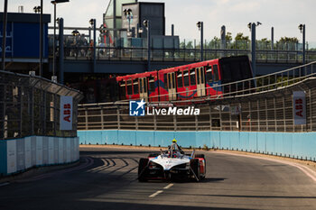 2024-07-19 - 17 NATO Norman (fra), Andretti Global, Porsche 99X Electric, action during the 2024 Hankook London ePrix, 10th meeting of the 2023-24 ABB FIA Formula E World Championship, on the ExCeL London from June 18 to 21, 2024 in London, United Kingdom - 2024 FORMULA E LONDON EPRIX - FORMULA E - MOTORS