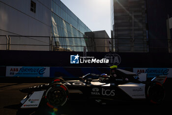 2024-07-19 - 37 CASSIDY Nick (nzl), Jaguar TCS Racing, Jaguar I-Type 6, action during the 2024 Hankook London ePrix, 10th meeting of the 2023-24 ABB FIA Formula E World Championship, on the ExCeL London from June 18 to 21, 2024 in London, United Kingdom - 2024 FORMULA E LONDON EPRIX - FORMULA E - MOTORS