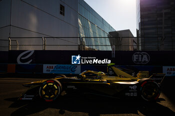 2024-07-19 - 02 VANDOORNE Stoffel (bel), DS Penske, DS E-Tense FE23, action during the 2024 Hankook London ePrix, 10th meeting of the 2023-24 ABB FIA Formula E World Championship, on the ExCeL London from June 18 to 21, 2024 in London, United Kingdom - 2024 FORMULA E LONDON EPRIX - FORMULA E - MOTORS