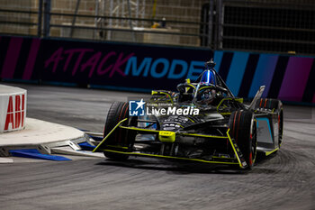 2024-07-19 - 33 TICKTUM Dan (gbr), ERT Formula E Team, ERT X24, action during the 2024 Hankook London ePrix, 10th meeting of the 2023-24 ABB FIA Formula E World Championship, on the ExCeL London from June 18 to 21, 2024 in London, United Kingdom - 2024 FORMULA E LONDON EPRIX - FORMULA E - MOTORS