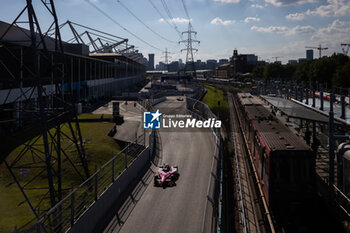 2024-07-19 - 22 ROWLAND Oliver (gbr), Nissan Formula E Team, Nissan e-4ORCE 04, action during the 2024 Hankook London ePrix, 10th meeting of the 2023-24 ABB FIA Formula E World Championship, on the ExCeL London from June 18 to 21, 2024 in London, United Kingdom - 2024 FORMULA E LONDON EPRIX - FORMULA E - MOTORS