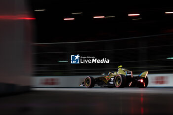 2024-07-20 - 02 VANDOORNE Stoffel (bel), DS Penske, DS E-Tense FE23, action during the 2024 Hankook London ePrix, 10th meeting of the 2023-24 ABB FIA Formula E World Championship, on the ExCeL London from June 18 to 21, 2024 in London, United Kingdom - 2024 FORMULA E LONDON EPRIX - FORMULA E - MOTORS