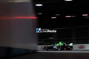 2024-07-20 - 16 BUEMI Sébastien (swi), Envision Racing, Jaguar I-Type 6, action during the 2024 Hankook London ePrix, 10th meeting of the 2023-24 ABB FIA Formula E World Championship, on the ExCeL London from June 18 to 21, 2024 in London, United Kingdom - 2024 FORMULA E LONDON EPRIX - FORMULA E - MOTORS