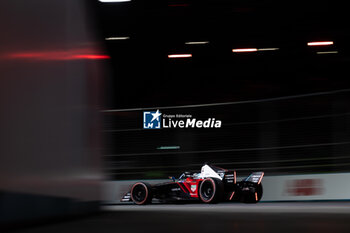 2024-07-20 - 94 WEHRLEIN Pascal (ger), TAG HEUER Porsche Formula E Team, Porsche 99X Electric, action during the 2024 Hankook London ePrix, 10th meeting of the 2023-24 ABB FIA Formula E World Championship, on the ExCeL London from June 18 to 21, 2024 in London, United Kingdom - 2024 FORMULA E LONDON EPRIX - FORMULA E - MOTORS