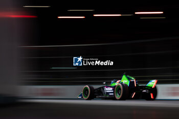 2024-07-20 - 16 BUEMI Sébastien (swi), Envision Racing, Jaguar I-Type 6, action during the 2024 Hankook London ePrix, 10th meeting of the 2023-24 ABB FIA Formula E World Championship, on the ExCeL London from June 18 to 21, 2024 in London, United Kingdom - 2024 FORMULA E LONDON EPRIX - FORMULA E - MOTORS