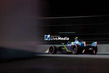 2024-07-20 - 11 DI GRASSI Lucas (bra), ABT CUPRA Formula E Team, Mahindra M9Electro, action during the 2024 Hankook London ePrix, 10th meeting of the 2023-24 ABB FIA Formula E World Championship, on the ExCeL London from June 18 to 21, 2024 in London, United Kingdom - 2024 FORMULA E LONDON EPRIX - FORMULA E - MOTORS