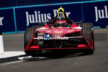 2024-07-20 - 22 ROWLAND Oliver (gbr), Nissan Formula E Team, Nissan e-4ORCE 04, action during the 2024 Hankook London ePrix, 10th meeting of the 2023-24 ABB FIA Formula E World Championship, on the ExCeL London from June 18 to 21, 2024 in London, United Kingdom - 2024 FORMULA E LONDON EPRIX - FORMULA E - MOTORS