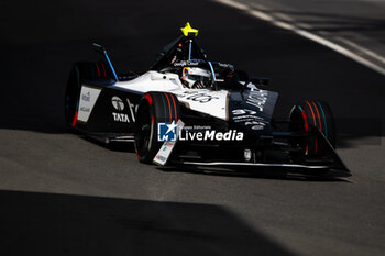 2024-07-20 - 37 CASSIDY Nick (nzl), Jaguar TCS Racing, Jaguar I-Type 6, action during the 2024 Hankook London ePrix, 10th meeting of the 2023-24 ABB FIA Formula E World Championship, on the ExCeL London from June 18 to 21, 2024 in London, United Kingdom - 2024 FORMULA E LONDON EPRIX - FORMULA E - MOTORS