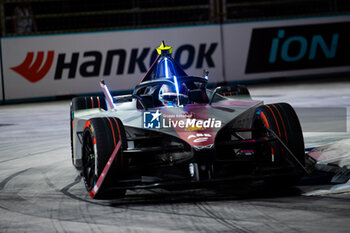 2024-07-20 - 21 DE VRIES Nyck (nld), Mahindra Racing, Mahindra M9Electro, action during the 2024 Hankook London ePrix, 10th meeting of the 2023-24 ABB FIA Formula E World Championship, on the ExCeL London from June 18 to 21, 2024 in London, United Kingdom - 2024 FORMULA E LONDON EPRIX - FORMULA E - MOTORS