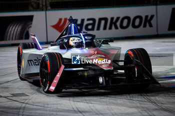 2024-07-20 - 48 MORTARA Edoardo (swi), Mahindra Racing, Mahindra M9Electro, action during the 2024 Hankook London ePrix, 10th meeting of the 2023-24 ABB FIA Formula E World Championship, on the ExCeL London from June 18 to 21, 2024 in London, United Kingdom - 2024 FORMULA E LONDON EPRIX - FORMULA E - MOTORS