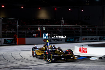 2024-07-20 - 02 VANDOORNE Stoffel (bel), DS Penske, DS E-Tense FE23, action during the 2024 Hankook London ePrix, 10th meeting of the 2023-24 ABB FIA Formula E World Championship, on the ExCeL London from June 18 to 21, 2024 in London, United Kingdom - 2024 FORMULA E LONDON EPRIX - FORMULA E - MOTORS