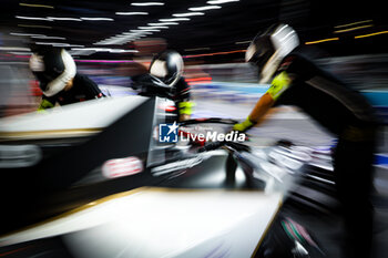 2024-07-20 - EVANS Mitch (nzl), Jaguar TCS Racing, Jaguar I-Type 6, portrait during the 2024 Hankook London ePrix, 10th meeting of the 2023-24 ABB FIA Formula E World Championship, on the ExCeL London from June 18 to 21, 2024 in London, United Kingdom - 2024 FORMULA E LONDON EPRIX - FORMULA E - MOTORS