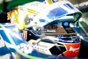 2024-07-20 - BUEMI Sébastien (swi), Envision Racing, Jaguar I-Type 6, portrait during the 2024 Hankook London ePrix, 10th meeting of the 2023-24 ABB FIA Formula E World Championship, on the ExCeL London from June 18 to 21, 2024 in London, United Kingdom - 2024 FORMULA E LONDON EPRIX - FORMULA E - MOTORS