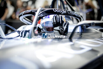 2024-07-20 - CASSIDY Nick (nzl), Jaguar TCS Racing, Jaguar I-Type 6, portrait during the 2024 Hankook London ePrix, 10th meeting of the 2023-24 ABB FIA Formula E World Championship, on the ExCeL London from June 18 to 21, 2024 in London, United Kingdom - 2024 FORMULA E LONDON EPRIX - FORMULA E - MOTORS