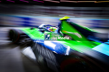 2024-07-20 - 04 FRIJNS Robin (nld), Envision Racing, Jaguar I-Type 6, action during the 2024 Hankook London ePrix, 10th meeting of the 2023-24 ABB FIA Formula E World Championship, on the ExCeL London from June 18 to 21, 2024 in London, United Kingdom - 2024 FORMULA E LONDON EPRIX - FORMULA E - MOTORS