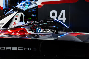 2024-07-20 - WEHRLEIN Pascal (ger), TAG HEUER Porsche Formula E Team, Porsche 99X Electric, portrait during the 2024 Hankook London ePrix, 10th meeting of the 2023-24 ABB FIA Formula E World Championship, on the ExCeL London from June 18 to 21, 2024 in London, United Kingdom - 2024 FORMULA E LONDON EPRIX - FORMULA E - MOTORS