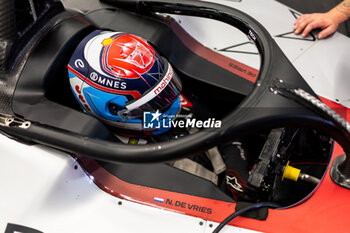 2024-07-20 - DE VRIES Nyck (nld), Mahindra Racing, Mahindra M9Electro, portrait during the 2024 Hankook London ePrix, 10th meeting of the 2023-24 ABB FIA Formula E World Championship, on the ExCeL London from June 18 to 21, 2024 in London, United Kingdom - 2024 FORMULA E LONDON EPRIX - FORMULA E - MOTORS