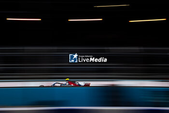 2024-07-20 - 21 DE VRIES Nyck (nld), Mahindra Racing, Mahindra M9Electro, action during the 2024 Hankook London ePrix, 10th meeting of the 2023-24 ABB FIA Formula E World Championship, on the ExCeL London from June 18 to 21, 2024 in London, United Kingdom - 2024 FORMULA E LONDON EPRIX - FORMULA E - MOTORS