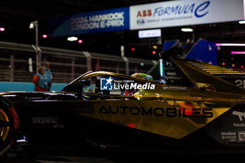 2024-07-20 - VERGNE Jean-Eric (fra), DS Penske, DS E-Tense FE23, portrait during the 2024 Hankook London ePrix, 10th meeting of the 2023-24 ABB FIA Formula E World Championship, on the ExCeL London from June 18 to 21, 2024 in London, United Kingdom - 2024 FORMULA E LONDON EPRIX - FORMULA E - MOTORS