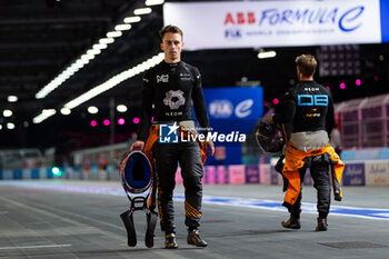 2024-07-20 - HUGHES Jake (gbr), NEOM McLaren Formula E Team, Nissan e-4ORCE 04, portrait during the 2024 Hankook London ePrix, 10th meeting of the 2023-24 ABB FIA Formula E World Championship, on the ExCeL London from June 18 to 21, 2024 in London, United Kingdom - 2024 FORMULA E LONDON EPRIX - FORMULA E - MOTORS