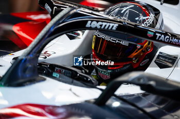 2024-07-20 - WEHRLEIN Pascal (ger), TAG HEUER Porsche Formula E Team, Porsche 99X Electric, portrait during the 2024 Hankook London ePrix, 10th meeting of the 2023-24 ABB FIA Formula E World Championship, on the ExCeL London from June 18 to 21, 2024 in London, United Kingdom - 2024 FORMULA E LONDON EPRIX - FORMULA E - MOTORS