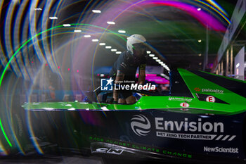 2024-07-20 - BUEMI Sébastien (swi), Envision Racing, Jaguar I-Type 6, portrait during the 2024 Hankook London ePrix, 10th meeting of the 2023-24 ABB FIA Formula E World Championship, on the ExCeL London from June 18 to 21, 2024 in London, United Kingdom - 2024 FORMULA E LONDON EPRIX - FORMULA E - MOTORS