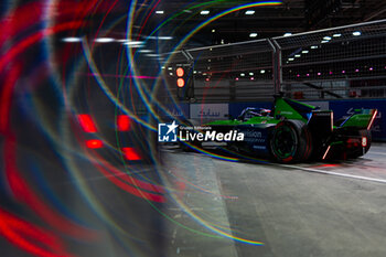 2024-07-20 - 16 BUEMI Sébastien (swi), Envision Racing, Jaguar I-Type 6, action during the 2024 Hankook London ePrix, 10th meeting of the 2023-24 ABB FIA Formula E World Championship, on the ExCeL London from June 18 to 21, 2024 in London, United Kingdom - 2024 FORMULA E LONDON EPRIX - FORMULA E - MOTORS