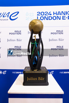 2024-07-20 - Pole Position trophy during the 2024 Hankook London ePrix, 10th meeting of the 2023-24 ABB FIA Formula E World Championship, on the ExCeL London from June 18 to 21, 2024 in London, United Kingdom - 2024 FORMULA E LONDON EPRIX - FORMULA E - MOTORS