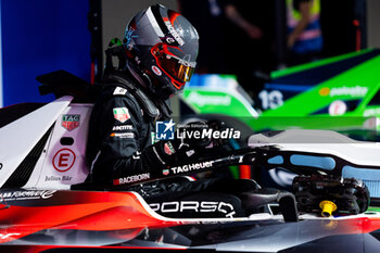 2024-07-20 - WEHRLEIN Pascal (ger), TAG HEUER Porsche Formula E Team, Porsche 99X Electric, portrait during the 2024 Hankook London ePrix, 10th meeting of the 2023-24 ABB FIA Formula E World Championship, on the ExCeL London from June 18 to 21, 2024 in London, United Kingdom - 2024 FORMULA E LONDON EPRIX - FORMULA E - MOTORS