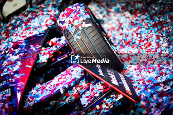 2024-07-20 - 94 WEHRLEIN Pascal (ger), TAG HEUER Porsche Formula E Team, Porsche 99X Electric, podium, portrait during the 2024 Hankook London ePrix, 10th meeting of the 2023-24 ABB FIA Formula E World Championship, on the ExCeL London from June 18 to 21, 2024 in London, United Kingdom - 2024 FORMULA E LONDON EPRIX - FORMULA E - MOTORS