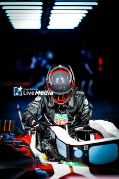 2024-07-20 - WEHRLEIN Pascal (ger), TAG HEUER Porsche Formula E Team, Porsche 99X Electric, portrait during the 2024 Hankook London ePrix, 10th meeting of the 2023-24 ABB FIA Formula E World Championship, on the ExCeL London from June 18 to 21, 2024 in London, United Kingdom - 2024 FORMULA E LONDON EPRIX - FORMULA E - MOTORS