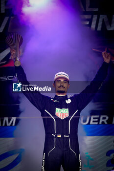 2024-07-20 - WEHRLEIN Pascal (ger), TAG HEUER Porsche Formula E Team, Porsche 99X Electric, portrait during the 2024 Hankook London ePrix, 10th meeting of the 2023-24 ABB FIA Formula E World Championship, on the ExCeL London from June 18 to 21, 2024 in London, United Kingdom - 2024 FORMULA E LONDON EPRIX - FORMULA E - MOTORS