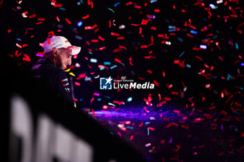 2024-07-20 - BUEMI Sébastien (swi), Envision Racing, Jaguar I-Type 6, portrait, podium, portrait during the 2024 Hankook London ePrix, 10th meeting of the 2023-24 ABB FIA Formula E World Championship, on the ExCeL London from June 18 to 21, 2024 in London, United Kingdom - 2024 FORMULA E LONDON EPRIX - FORMULA E - MOTORS