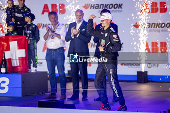 2024-07-20 - Podium, WEHRLEIN Pascal (ger), TAG HEUER Porsche Formula E Team, Porsche 99X Electric, portrait during the 2024 Hankook London ePrix, 10th meeting of the 2023-24 ABB FIA Formula E World Championship, on the ExCeL London from June 18 to 21, 2024 in London, United Kingdom - 2024 FORMULA E LONDON EPRIX - FORMULA E - MOTORS