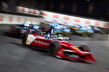 2024-07-20 - 23 FENESTRAZ Sacha (fra), Nissan Formula E Team, Nissan e-4ORCE 04, action during the 2024 Hankook London ePrix, 10th meeting of the 2023-24 ABB FIA Formula E World Championship, on the ExCeL London from June 18 to 21, 2024 in London, United Kingdom - 2024 FORMULA E LONDON EPRIX - FORMULA E - MOTORS