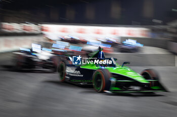 2024-07-20 - 16 BUEMI Sébastien (swi), Envision Racing, Jaguar I-Type 6, action during the 2024 Hankook London ePrix, 10th meeting of the 2023-24 ABB FIA Formula E World Championship, on the ExCeL London from June 18 to 21, 2024 in London, United Kingdom - 2024 FORMULA E LONDON EPRIX - FORMULA E - MOTORS