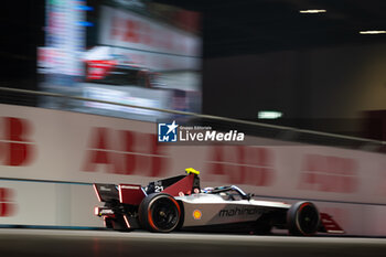 2024-07-20 - 21 DE VRIES Nyck (nld), Mahindra Racing, Mahindra M9Electro, action during the 2024 Hankook London ePrix, 10th meeting of the 2023-24 ABB FIA Formula E World Championship, on the ExCeL London from June 18 to 21, 2024 in London, United Kingdom - 2024 FORMULA E LONDON EPRIX - FORMULA E - MOTORS