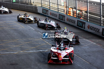 2024-07-20 - 23 FENESTRAZ Sacha (fra), Nissan Formula E Team, Nissan e-4ORCE 04, action 17 NATO Norman (fra), Andretti Global, Porsche 99X Electric, action during the 2024 Hankook London ePrix, 10th meeting of the 2023-24 ABB FIA Formula E World Championship, on the ExCeL London from June 18 to 21, 2024 in London, United Kingdom - 2024 FORMULA E LONDON EPRIX - FORMULA E - MOTORS