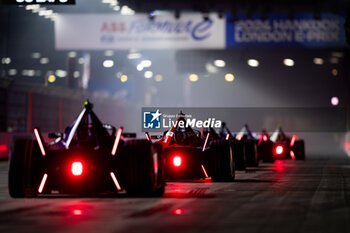 2024-07-20 - 23 FENESTRAZ Sacha (fra), Nissan Formula E Team, Nissan e-4ORCE 04, action during the 2024 Hankook London ePrix, 10th meeting of the 2023-24 ABB FIA Formula E World Championship, on the ExCeL London from June 18 to 21, 2024 in London, United Kingdom - 2024 FORMULA E LONDON EPRIX - FORMULA E - MOTORS