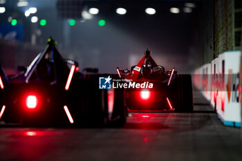 2024-07-20 - 23 FENESTRAZ Sacha (fra), Nissan Formula E Team, Nissan e-4ORCE 04, action during the 2024 Hankook London ePrix, 10th meeting of the 2023-24 ABB FIA Formula E World Championship, on the ExCeL London from June 18 to 21, 2024 in London, United Kingdom - 2024 FORMULA E LONDON EPRIX - FORMULA E - MOTORS