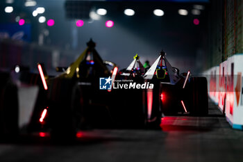 2024-07-20 - 94 WEHRLEIN Pascal (ger), TAG HEUER Porsche Formula E Team, Porsche 99X Electric, action during the 2024 Hankook London ePrix, 10th meeting of the 2023-24 ABB FIA Formula E World Championship, on the ExCeL London from June 18 to 21, 2024 in London, United Kingdom - 2024 FORMULA E LONDON EPRIX - FORMULA E - MOTORS