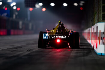 2024-07-20 - 02 VANDOORNE Stoffel (bel), DS Penske, DS E-Tense FE23, action during the 2024 Hankook London ePrix, 10th meeting of the 2023-24 ABB FIA Formula E World Championship, on the ExCeL London from June 18 to 21, 2024 in London, United Kingdom - 2024 FORMULA E LONDON EPRIX - FORMULA E - MOTORS