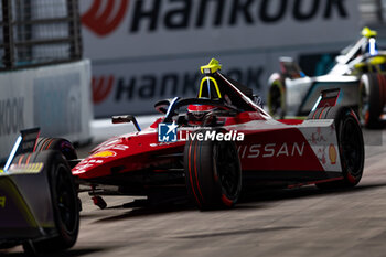 2024-07-20 - 22 ROWLAND Oliver (gbr), Nissan Formula E Team, Nissan e-4ORCE 04, action during the 2024 Hankook London ePrix, 10th meeting of the 2023-24 ABB FIA Formula E World Championship, on the ExCeL London from June 18 to 21, 2024 in London, United Kingdom - 2024 FORMULA E LONDON EPRIX - FORMULA E - MOTORS