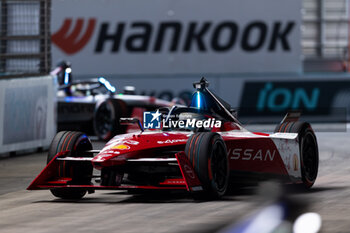 2024-07-20 - 23 FENESTRAZ Sacha (fra), Nissan Formula E Team, Nissan e-4ORCE 04, action during the 2024 Hankook London ePrix, 10th meeting of the 2023-24 ABB FIA Formula E World Championship, on the ExCeL London from June 18 to 21, 2024 in London, United Kingdom - 2024 FORMULA E LONDON EPRIX - FORMULA E - MOTORS