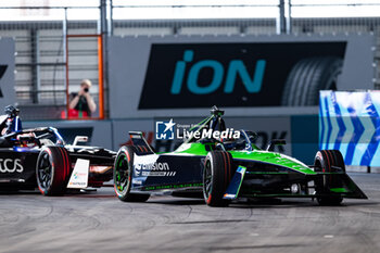 2024-07-20 - 16 BUEMI Sébastien (swi), Envision Racing, Jaguar I-Type 6, action during the 2024 Hankook London ePrix, 10th meeting of the 2023-24 ABB FIA Formula E World Championship, on the ExCeL London from June 18 to 21, 2024 in London, United Kingdom - 2024 FORMULA E LONDON EPRIX - FORMULA E - MOTORS