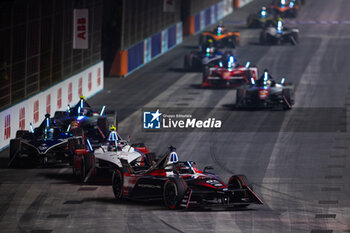 2024-07-20 - 94 WEHRLEIN Pascal (ger), TAG HEUER Porsche Formula E Team, Porsche 99X Electric, action during the 2024 Hankook London ePrix, 10th meeting of the 2023-24 ABB FIA Formula E World Championship, on the ExCeL London from June 18 to 21, 2024 in London, United Kingdom - 2024 FORMULA E LONDON EPRIX - FORMULA E - MOTORS