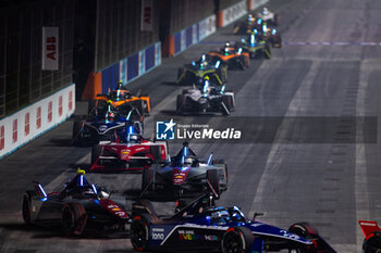 2024-07-20 - 48 MORTARA Edoardo (swi), Mahindra Racing, Mahindra M9Electro, action during the 2024 Hankook London ePrix, 10th meeting of the 2023-24 ABB FIA Formula E World Championship, on the ExCeL London from June 18 to 21, 2024 in London, United Kingdom - 2024 FORMULA E LONDON EPRIX - FORMULA E - MOTORS